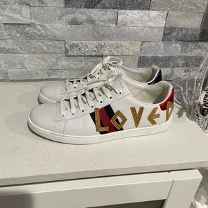 Gucci Ace embroidered loved sneakers perfect condition sz9.5